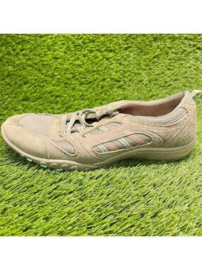 Skechers Breathe Easy Good Luck Womens Size 7.5 Taupe Athletic Shoes Sneakers